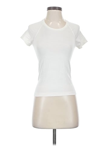 Lululemon Athletica Short Sleeve T-Shirt (view 1)