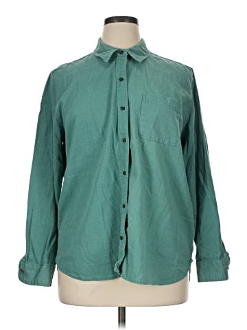 Universal Thread Long Sleeve Button-Down Shirt (view 1)