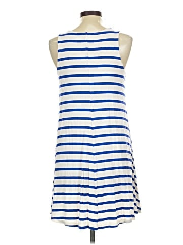 Old Navy Casual Dress (view 2)