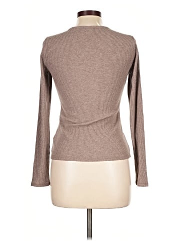 Old Navy Long Sleeve T-Shirt (view 2)