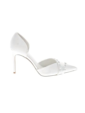 Caelynn Bell For Gianni Bini Heels (view 1)