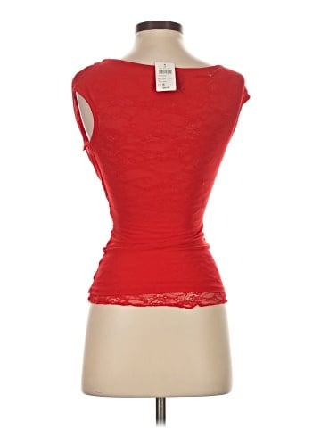 Windsor Sleeveless T-Shirt (view 2)