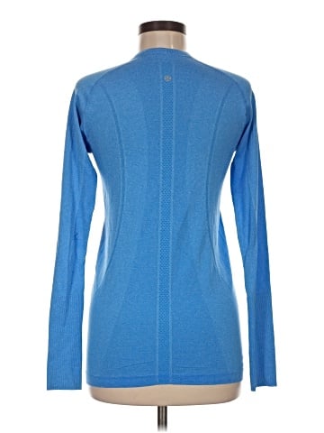 Lululemon Athletica Long Sleeve T-Shirt (view 2)