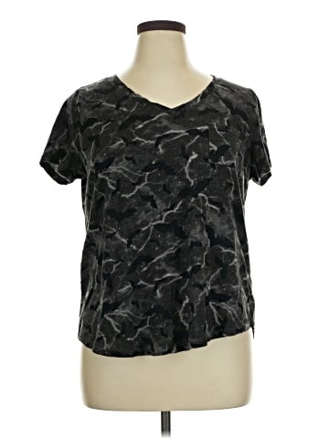 Torrid Short Sleeve T-Shirt (view 1)