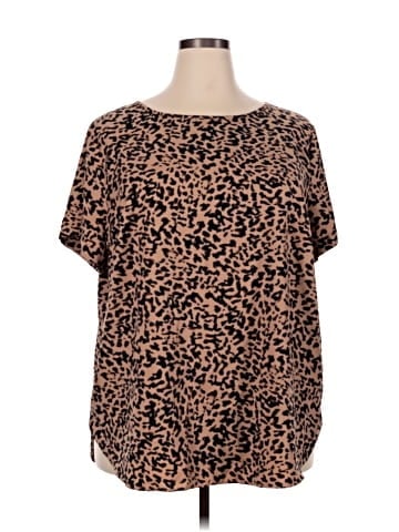 Ava & Viv Short Sleeve Blouse (view 1)