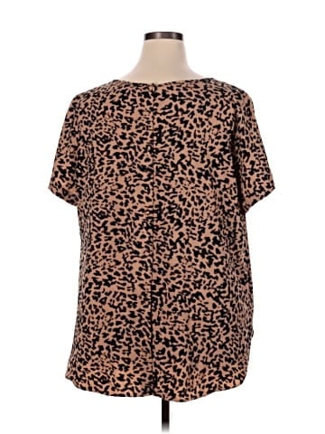 Ava & Viv Short Sleeve Blouse (view 2)