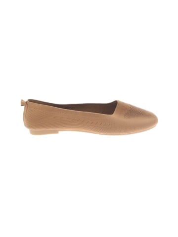Unbranded Flats (view 1)