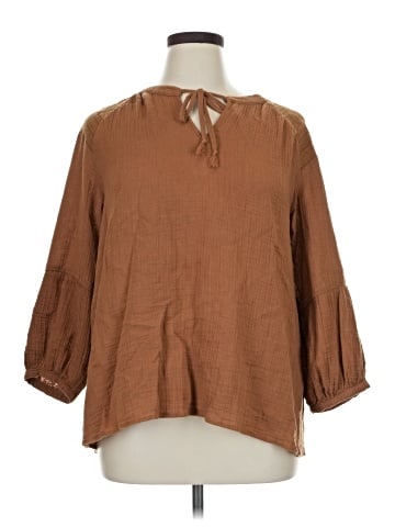 wonderly 3/4 Sleeve Blouse (view 1)