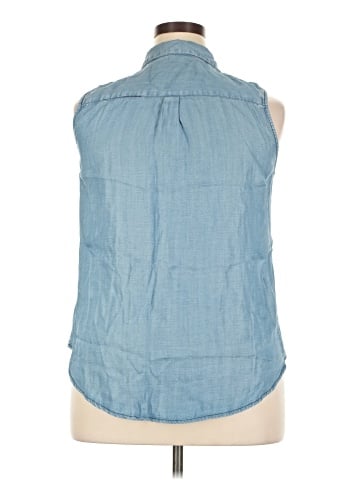 Who What Wear Sleeveless Button-Down Shirt (view 2)
