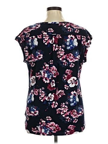 Elle Short Sleeve T-Shirt (view 2)