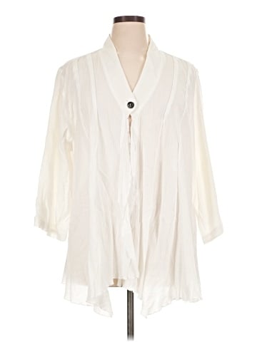 North Style 3/4 Sleeve Blouse (view 1)