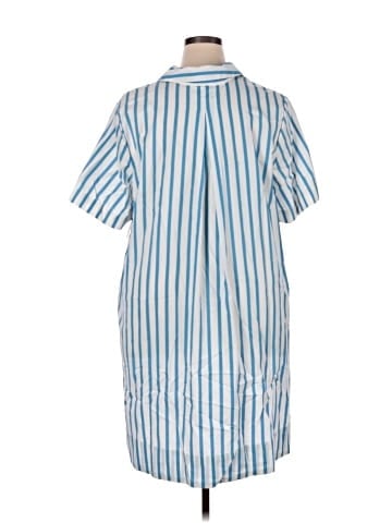 Old Navy Casual Dress (view 2)