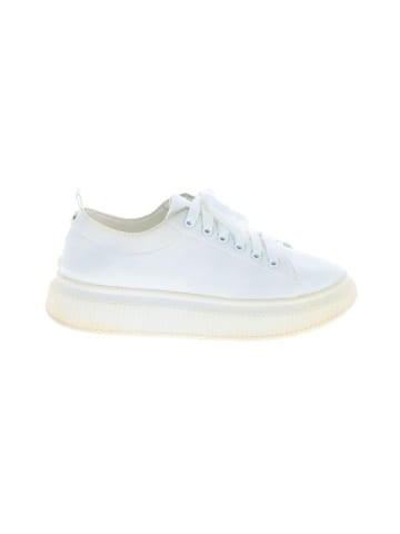 BP. Sneakers (view 1)