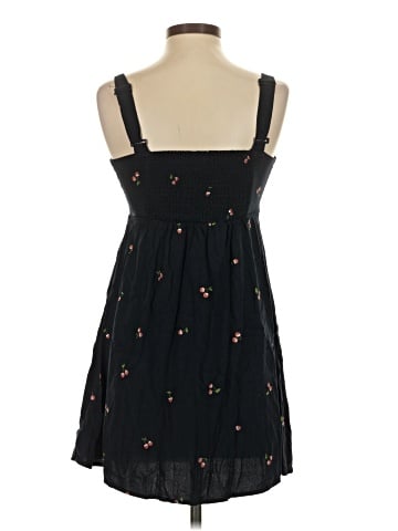 Old Navy Casual Dress (view 2)