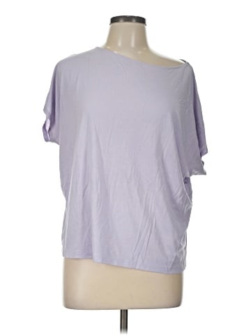 Uniqlo Short Sleeve T-Shirt (view 1)