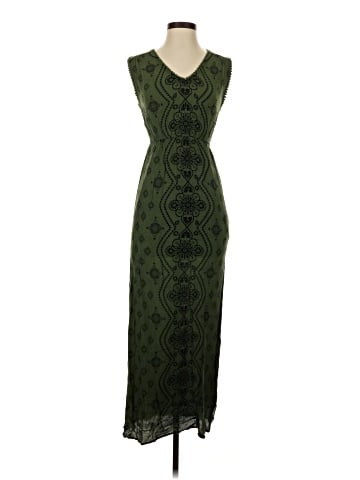 Xhilaration Cocktail Dress (view 1)