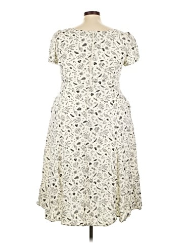 Hot Topic Casual Dress (view 2)