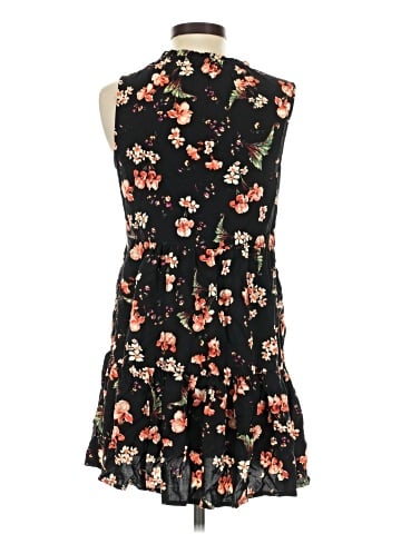 Old Navy Casual Dress (view 2)