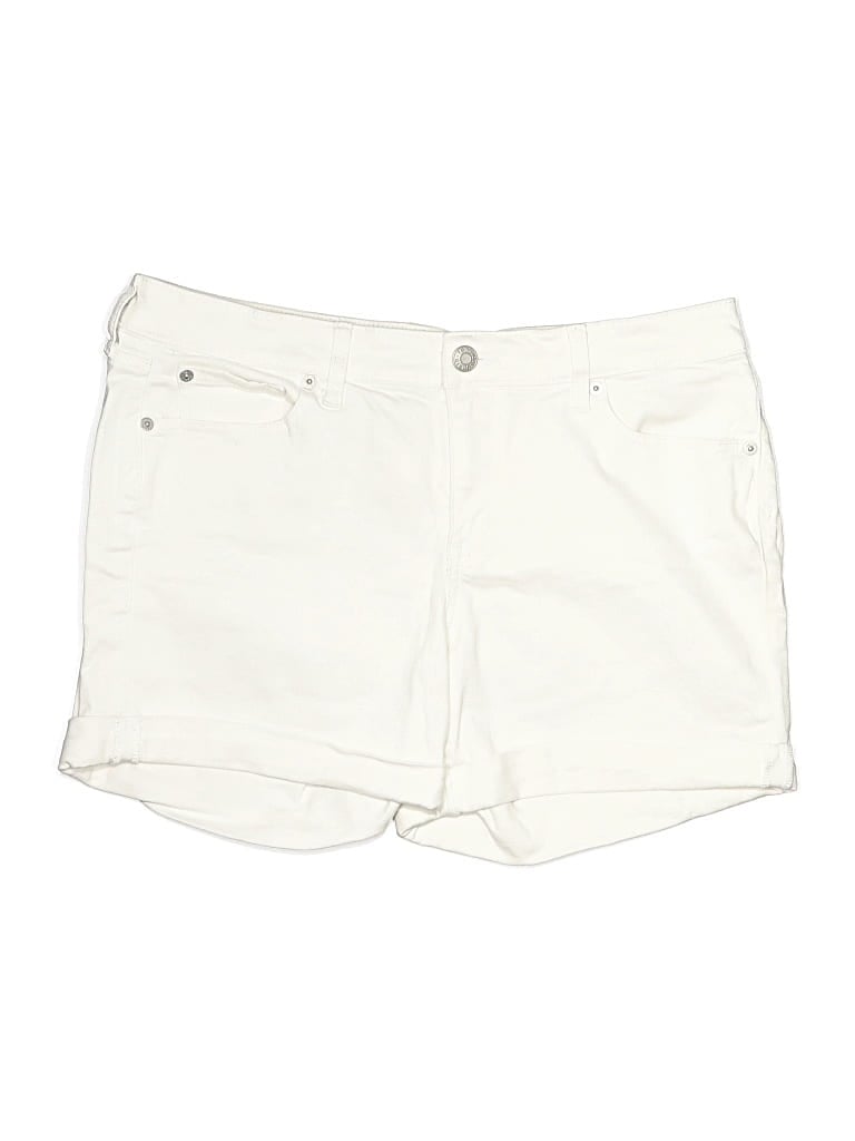 Pre-owned Torrid Shorts In Ivory