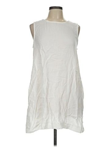 DAZY Sleeveless Top (view 1)