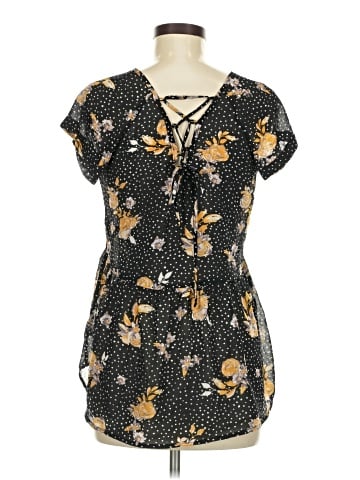 Xhilaration Short Sleeve Blouse (view 2)