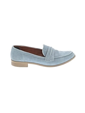 Universal Thread Flats (view 1)