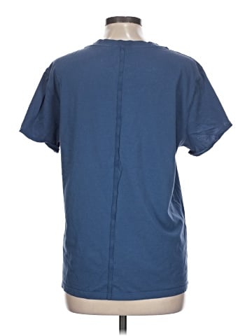 Lululemon Athletica Short Sleeve T-Shirt (view 2)