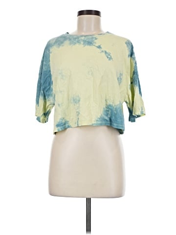colsie Short Sleeve T-Shirt (view 1)