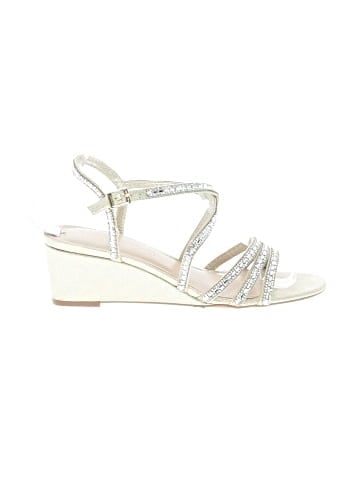 Kelly & Katie Wedges (view 1)