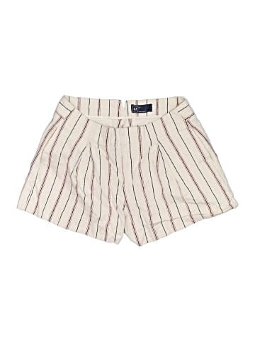 Gap Shorts (view 1)