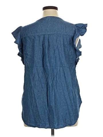 Old Navy Sleeveless Blouse (view 2)