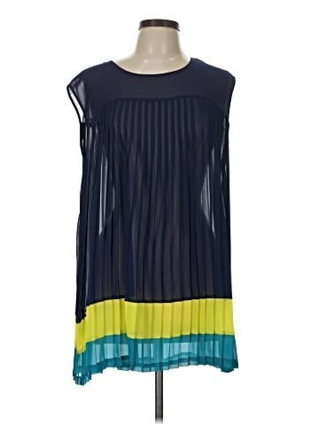 Romeo & Juliet Couture Casual Dress (view 1)