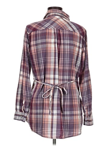 Liz Lange Maternity for Target 3/4 Sleeve Button-Down Shirt (view 2)
