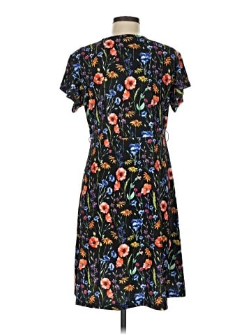 Brooke Shields Timeless Casual Dress (view 2)