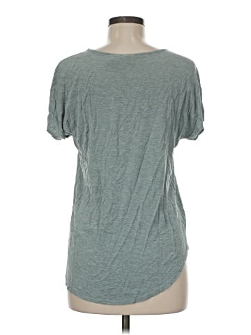 Lucy & Laurel Short Sleeve T-Shirt (view 2)