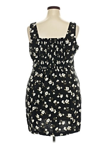 Old Navy Casual Dress (view 2)