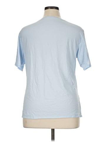 Lululemon Athletica Short Sleeve T-Shirt (view 2)