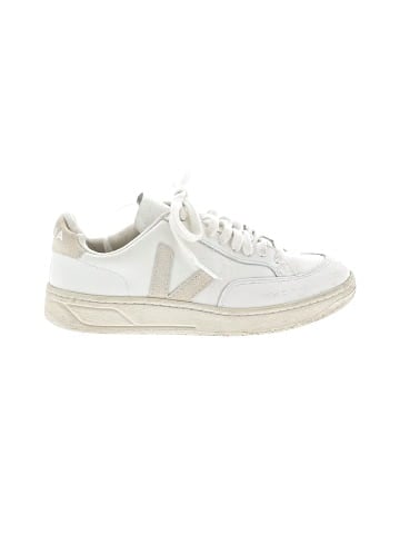 VEJA Sneakers (view 1)