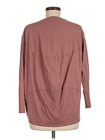Lululemon Athletica 3/4 Sleeve T-Shirt (view 2)