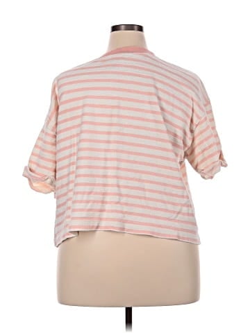 Old Navy Short Sleeve T-Shirt (view 2)