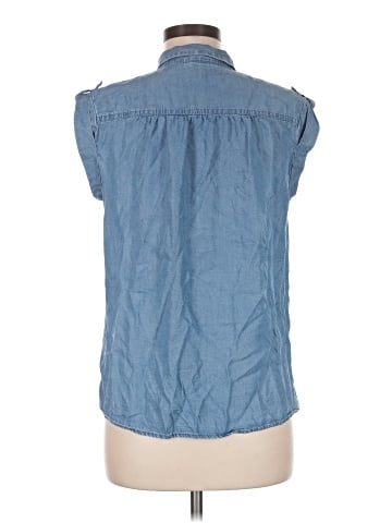Mossimo Sleeveless Button-Down Shirt (view 2)