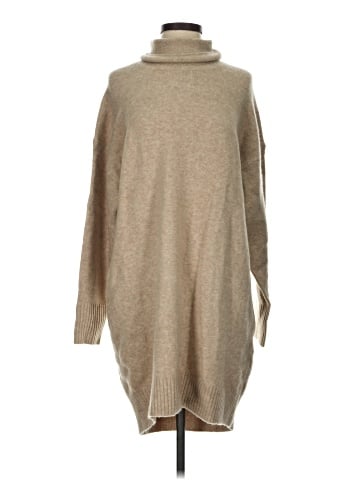 Uniqlo Turtleneck Sweater (view 1)