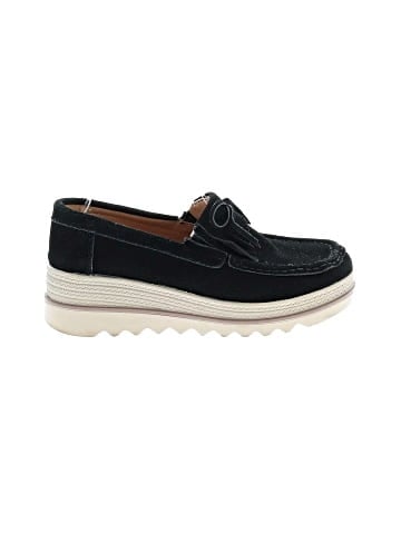 Unbranded Flats (view 1)