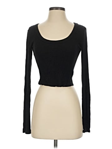 Universal Thread Long Sleeve T-Shirt (view 1)