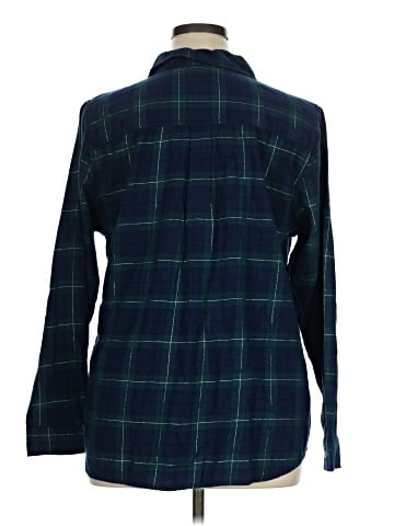 Croft & Barrow Long Sleeve Button-Down Shirt (view 2)