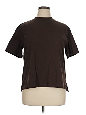 Uniqlo Short Sleeve T-Shirt (view 1)