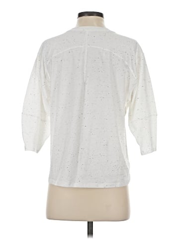 Lululemon Athletica 3/4 Sleeve T-Shirt (view 2)