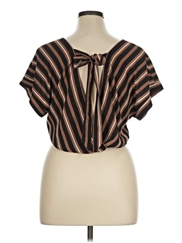 Xhilaration Short Sleeve Blouse (view 2)