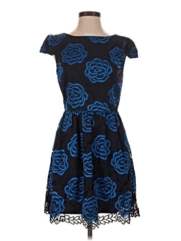 Alice + Olivia Casual Dress (view 1)