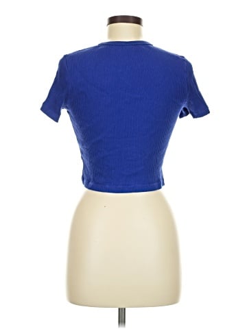 Uniqlo Short Sleeve T-Shirt (view 2)